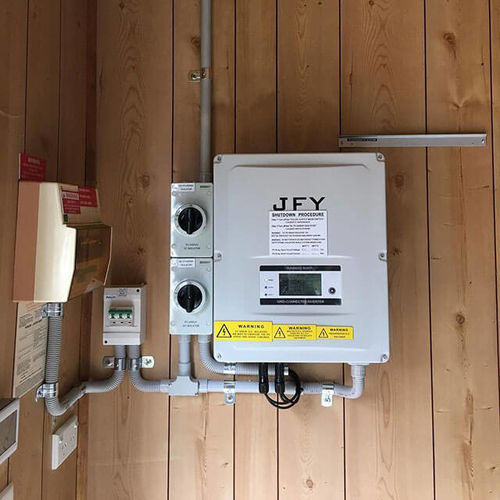 最新の会社の事例について オーストラリアの 1.5KW 系統接続太陽光発電インバータ